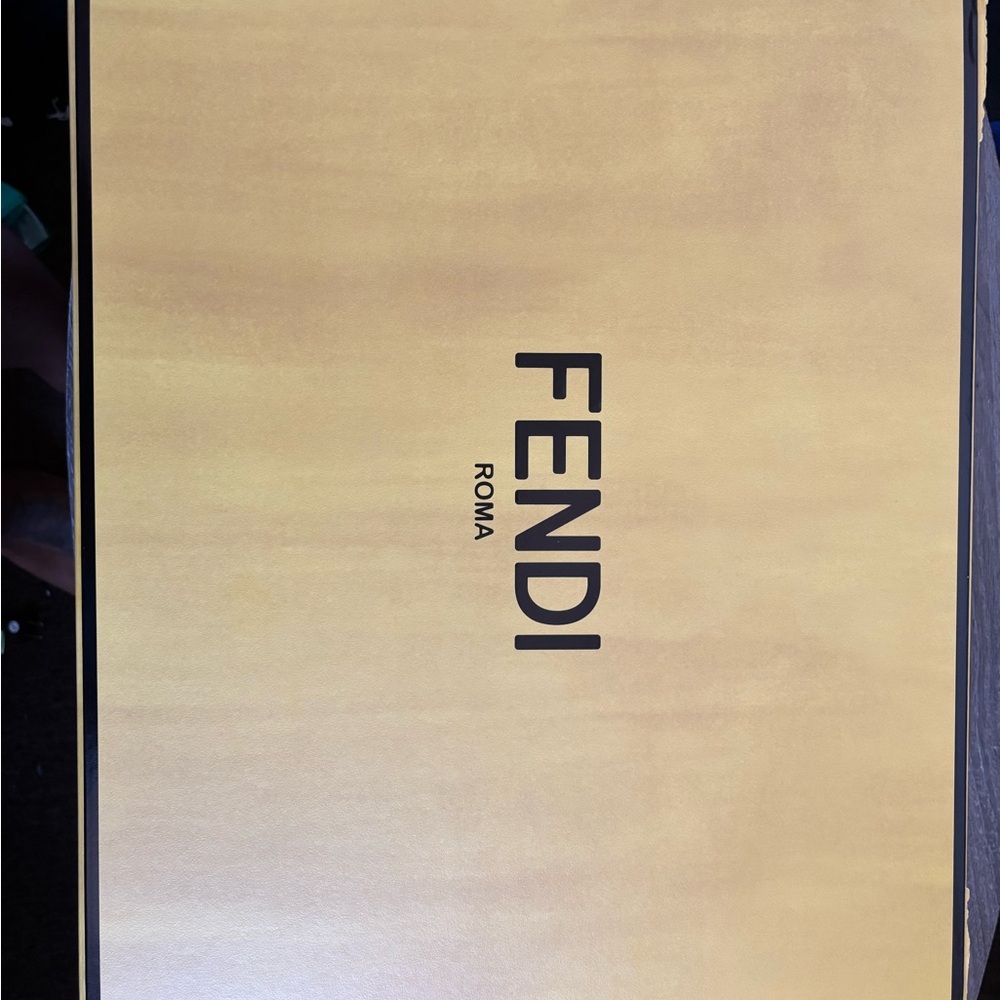 Fendi Sunshine Red Tote Bag with Tortoiseshell Handles - Picture 13 of 14